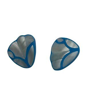 Blue & White Mother Of Pearl Post Earring A546